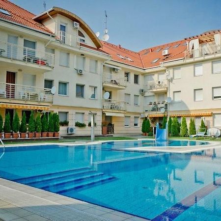 Relax Beach Apartman Hajdúszoboszló 外观 照片