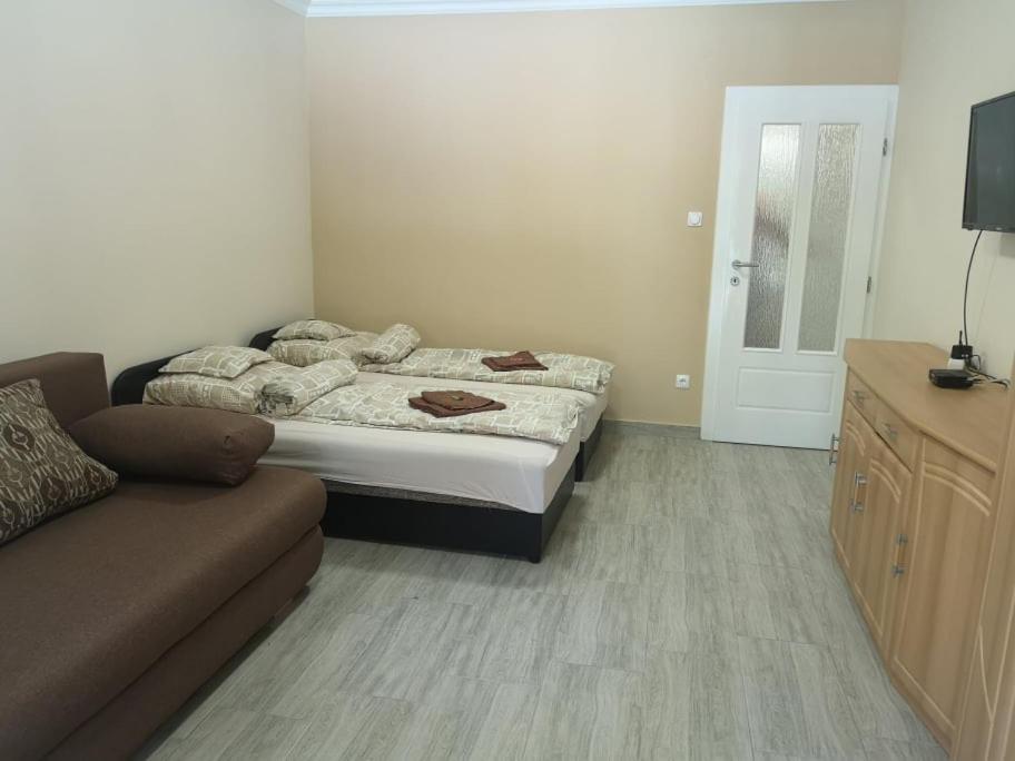 Relax Beach Apartman Hajdúszoboszló 外观 照片