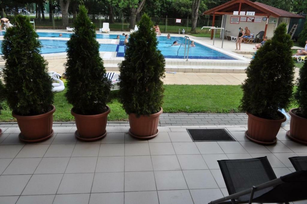Relax Beach Apartman Hajdúszoboszló 外观 照片